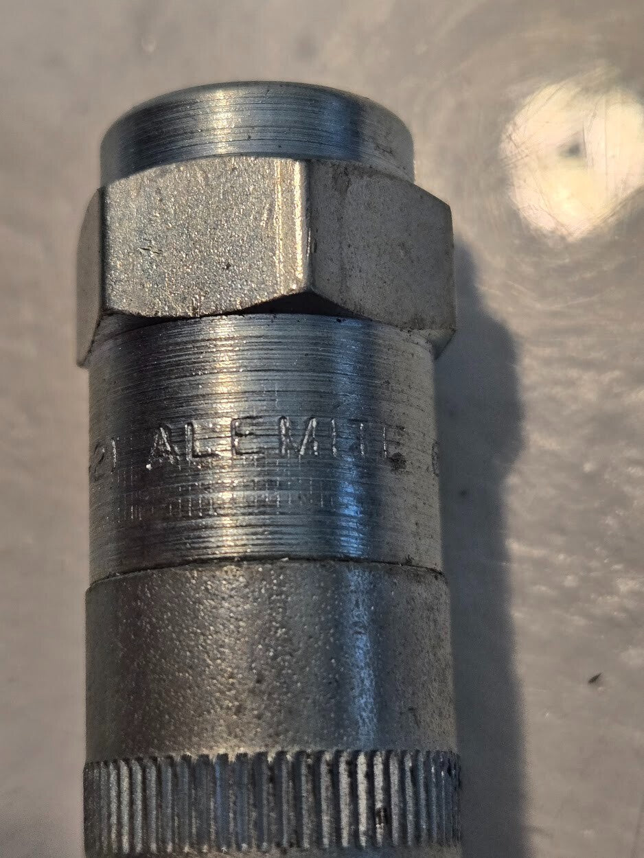8 Quantity of Alemite 6304-B 1/8" FNPT Hydraulic Couplers MS 24207-2 (8 Qty)