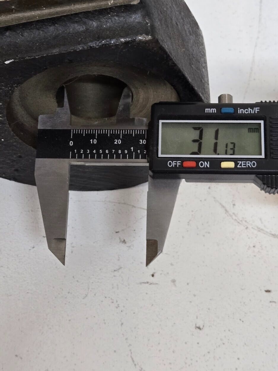 Steering Kunckle 11898