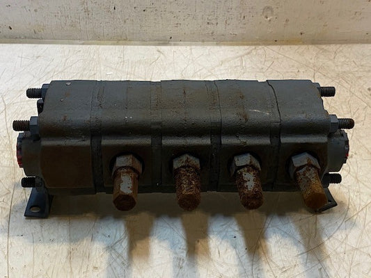 Four-Section Gear Type Hydraulic Flow Divider Combiner 13" Long 7" Wide 5" Tall