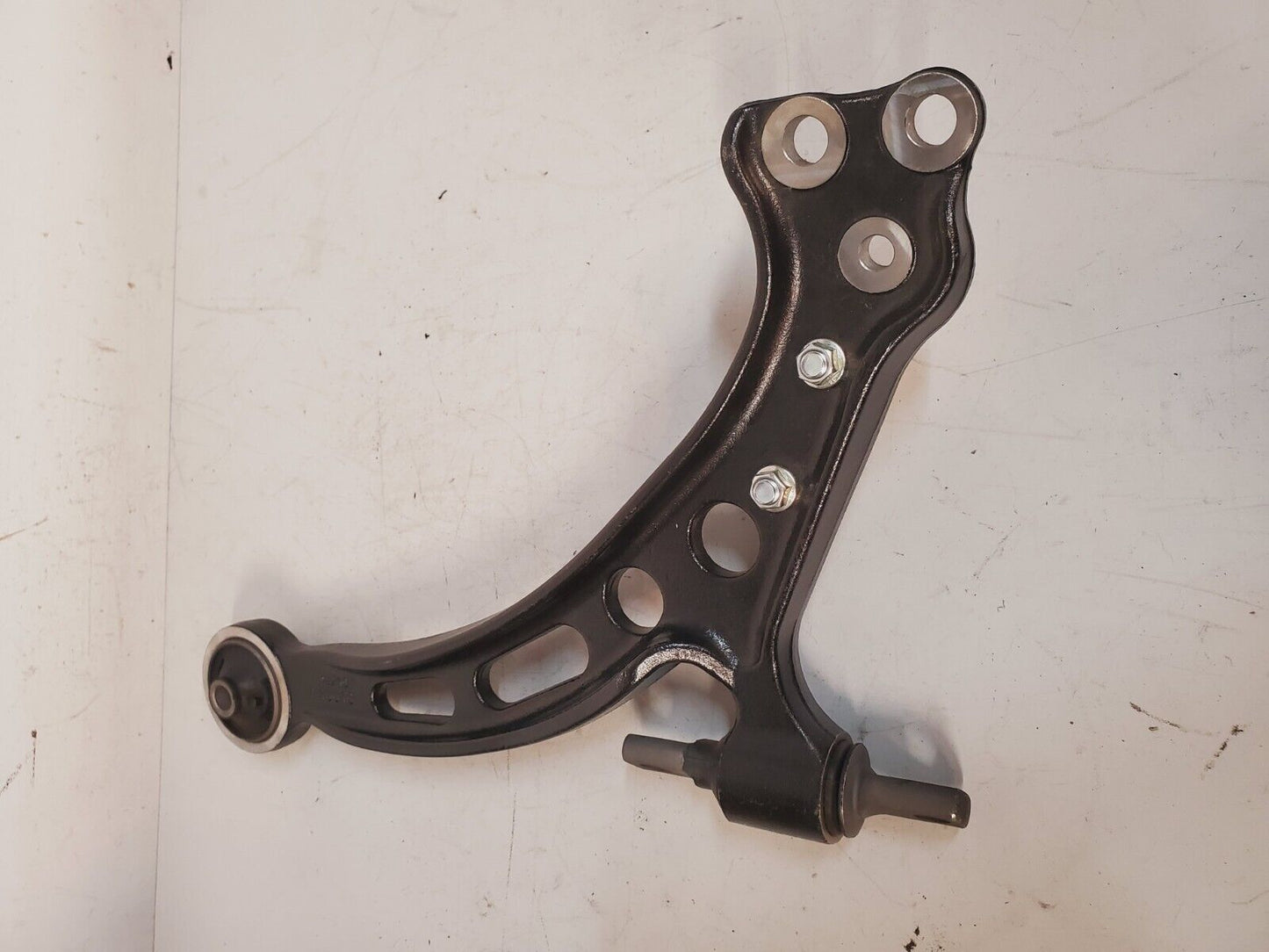 Front Right Lower Control Arm 05005R