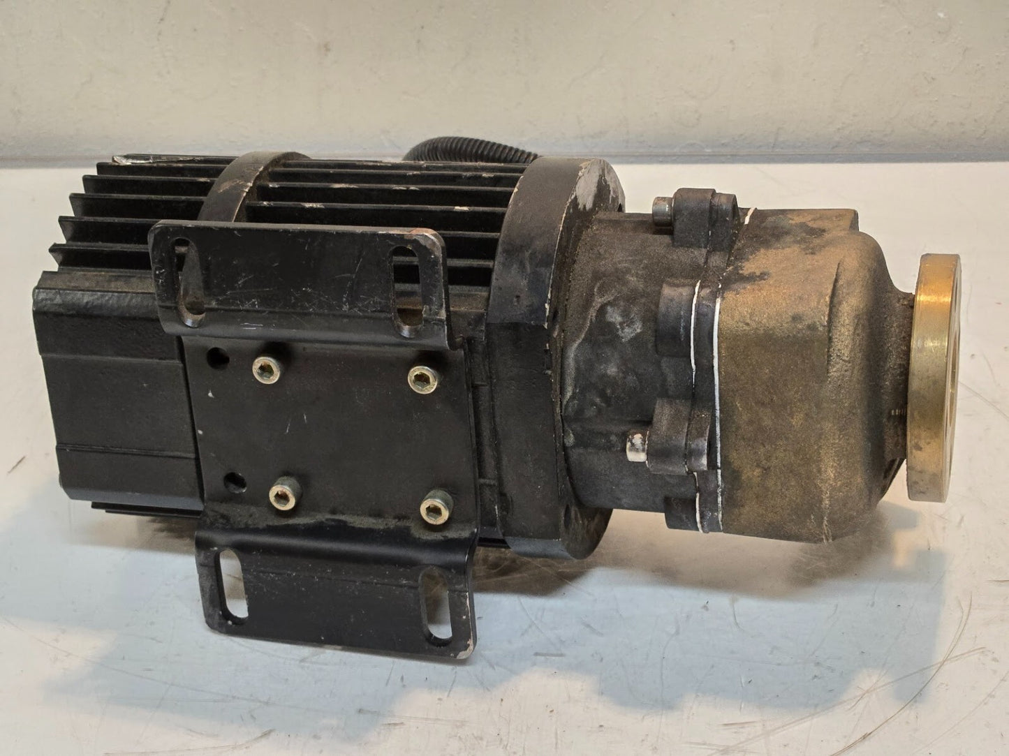 Ametek Rotron Seal-less Pump 150198-11 | 27.6 VDC | 9.0 A | 3850 RPM | 21 GPM