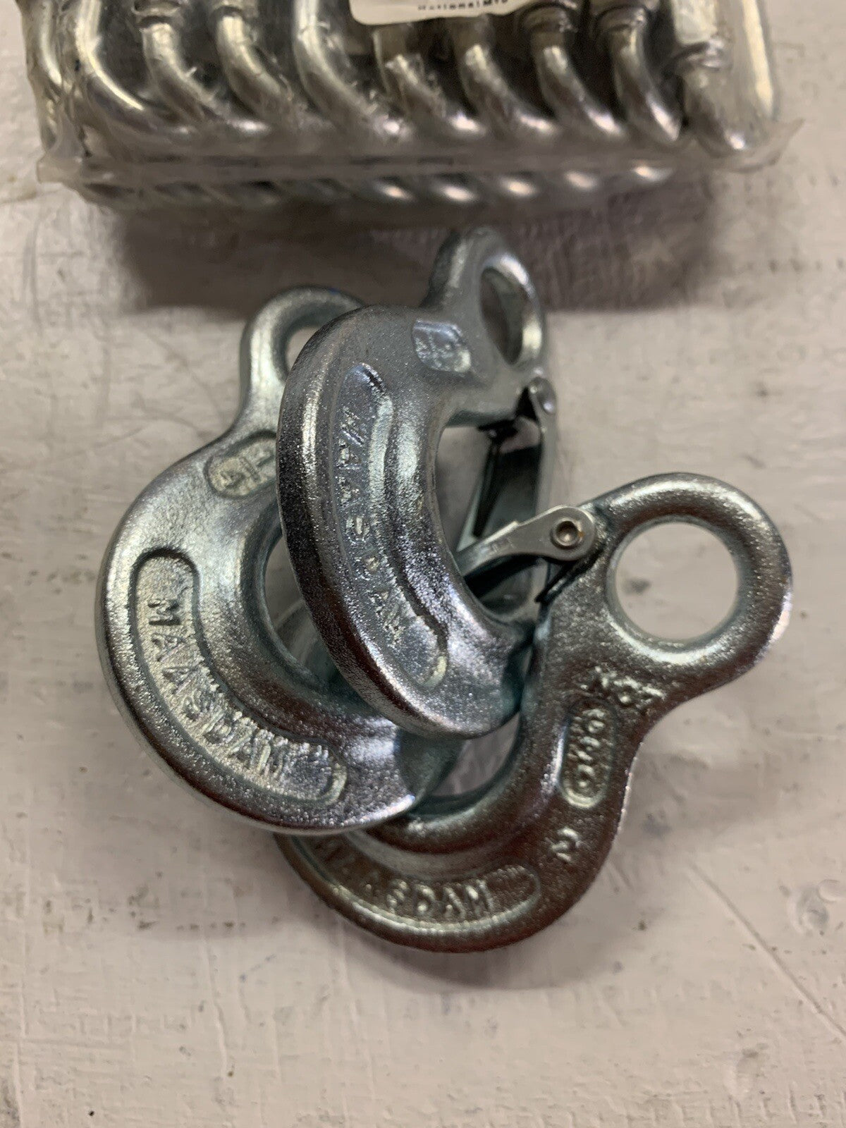 39 Eye Slip Hooks, Quick Links, and Spring Snaps N223-024 / N222-893 / T9100524