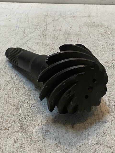 Differential Pinion 10-1/2" Long F10.5 | 355 | 37-11x39 | J19 | 29mm End