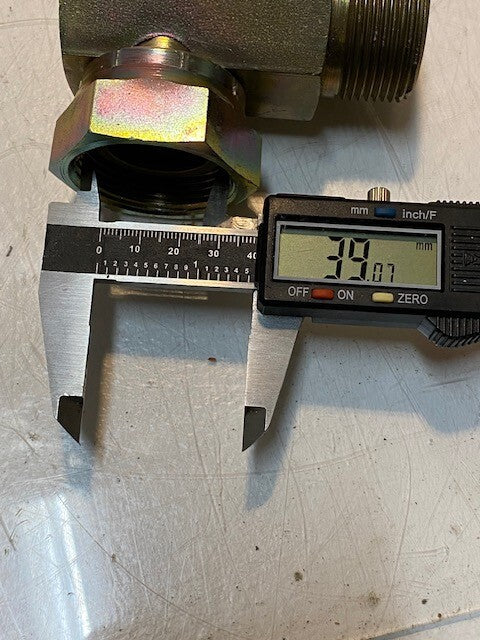 6 Quantity of 90 Degree Female to Male Fittings 3-1/2" L 42mm Thread 32mm ID