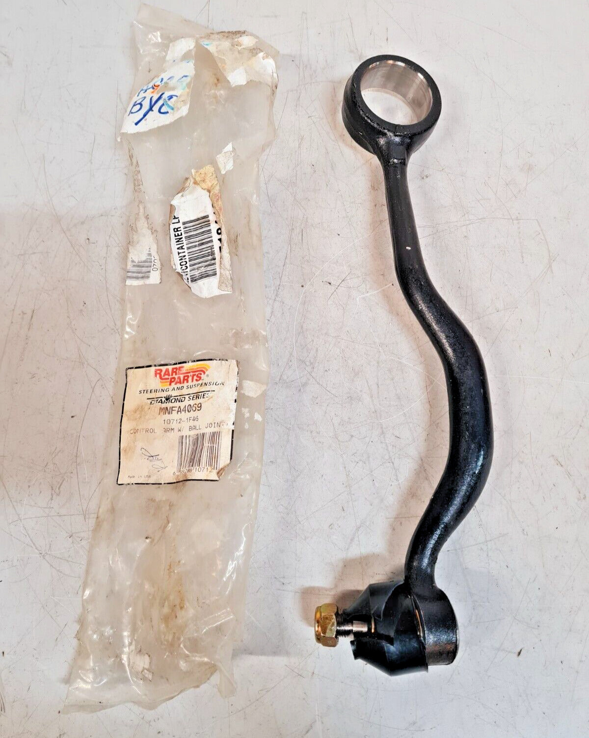 Rare Parts Control Arm w/Ball Joint 10712-1F46 | MNFA4069 | 11/031253229L