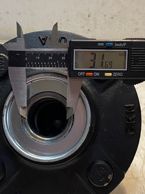 Axle Idler Hub GKN 4C01 | 258K | CF1102 | 6-1/2" Dia 32mm Bore