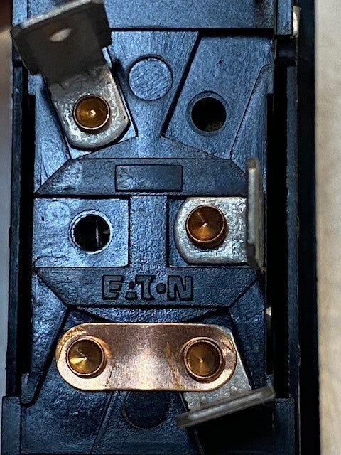 2 Qty of Eaton 1041 Rocker Switches 10A 250VAC 3/4HP 250VAC 15A 125VAC (2 Qty)