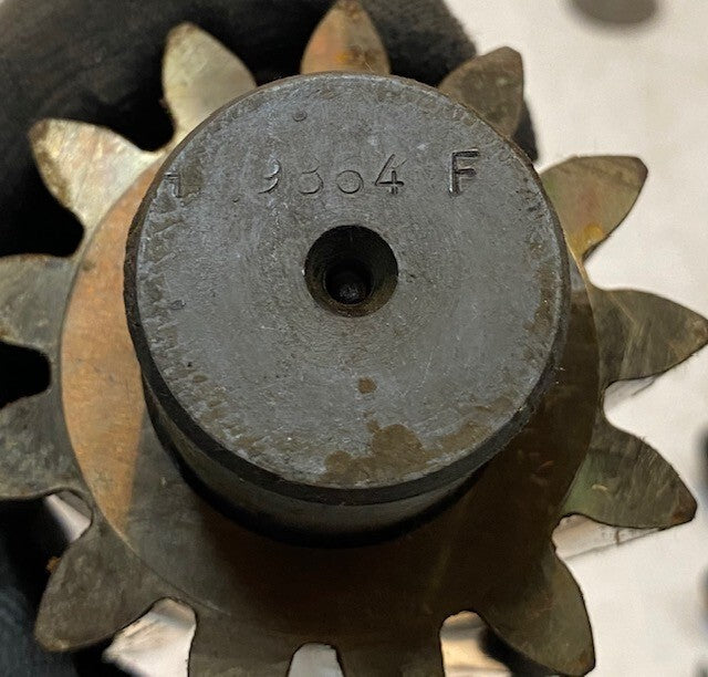Keyed Gear Shaft 9864 F | 11-3/4" L 76mm OD 19mm Thread 13-Spline