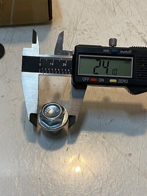 Box of 20 Oil Drain Plugs for Honda 14mm x 1.50 Head Size 5/8" M14-1.5 | 11528