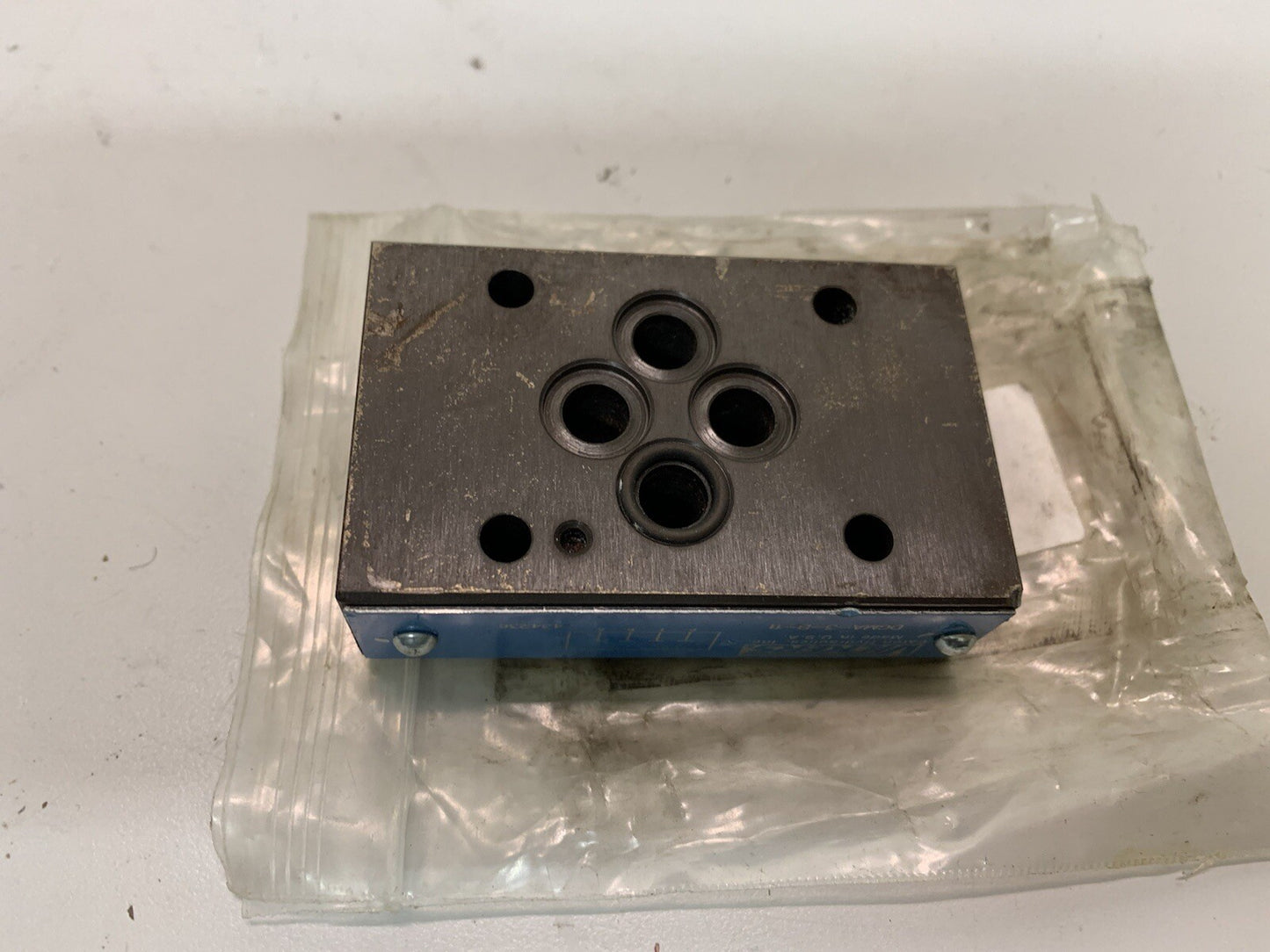 Eaton Vickers DGMA-3-B-11 Hydraulic Banking Plate DGMA 3 B 11