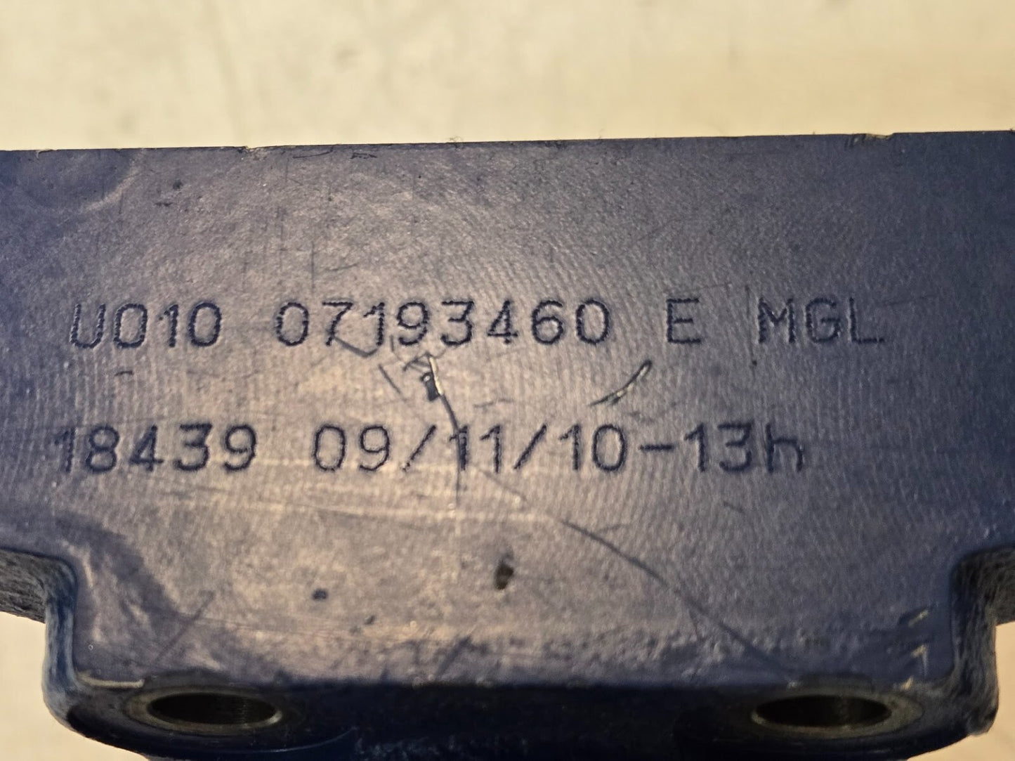 Hydraulic Manifold 19268 400 | 3410 | U010 07193460 E MGL | 18439 09/11/10-13h