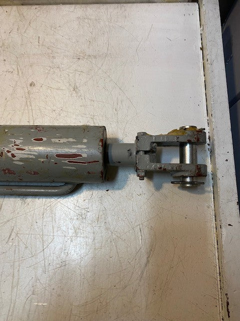 Gray Hydraulic Cylinder 37" Long 86mm OD 25mm Bore