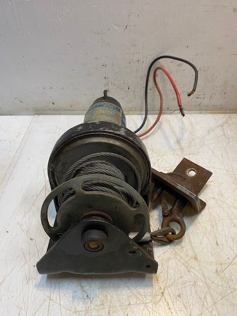 Superwinch X1 Model 1101 Trailer/Utility Electric Winch 2,000 lbs / 12V