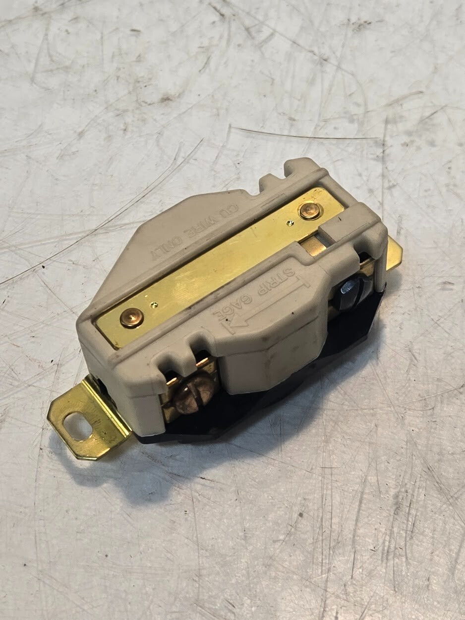 Hubbell Twist-Lock Receptacle L5-20R | 20A 125V | 2 Poles Screw Terminals