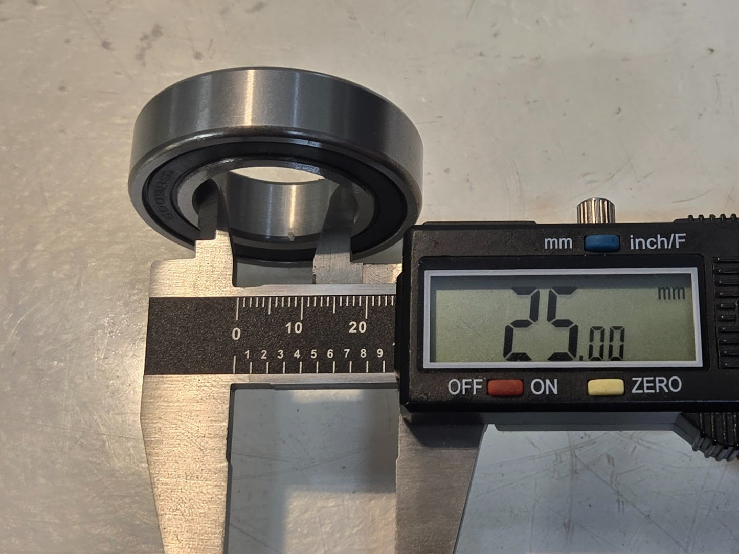 20 Quantity of Ball Bearings 6005RS | 47 mm OD 25 mm Bore 12 mm Wide (20 Qty)