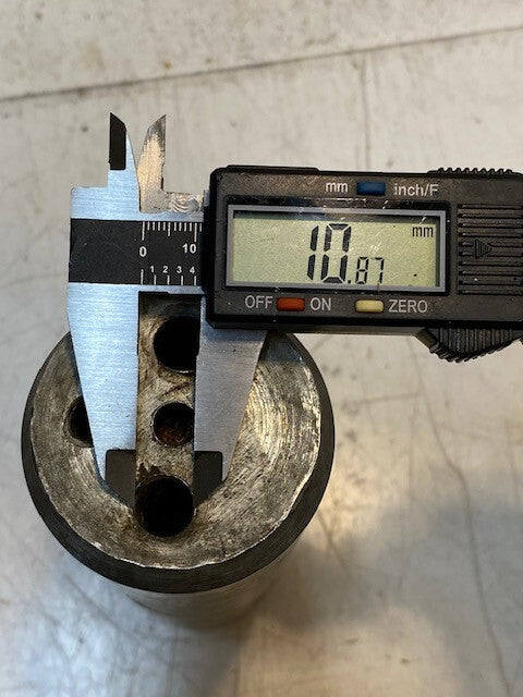 John Deere Pivot Pin T43090 | 950706DY5 | 9" Long 63mm Outside Diameter