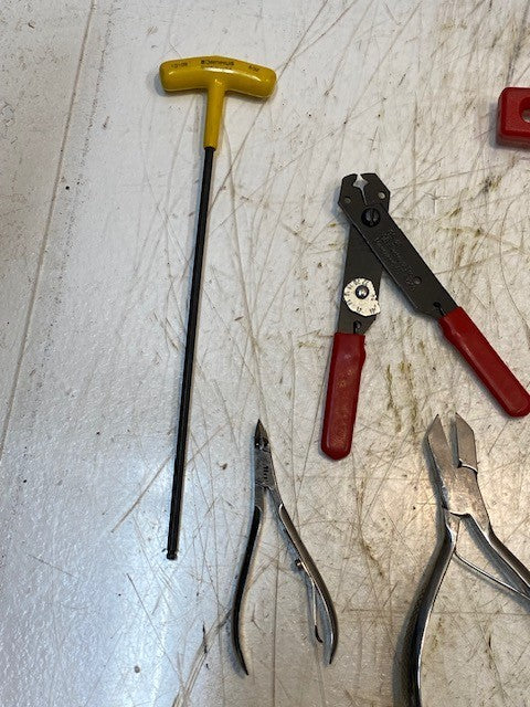 Electrician's Kit Wekador & Bondhus T-Handles, GS-40 Wire Stripper, 2 Nipers