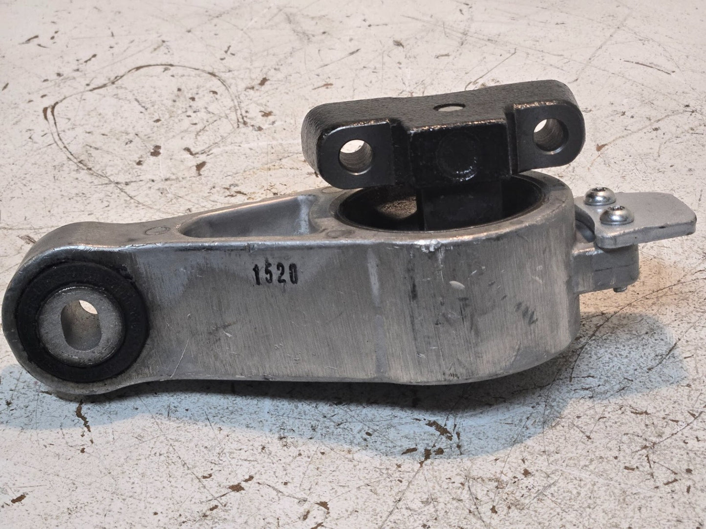 Engine Mount Isolator 1520 | 121AC for Mopar 5085121AC