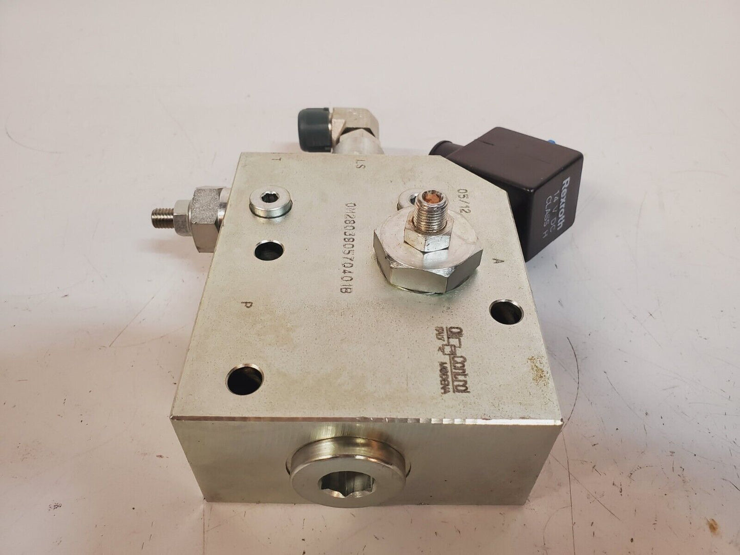 Rexroth Bosch Hydraulic Valve 87545337 | F1858 | OM280380570401B | 14V | Class H