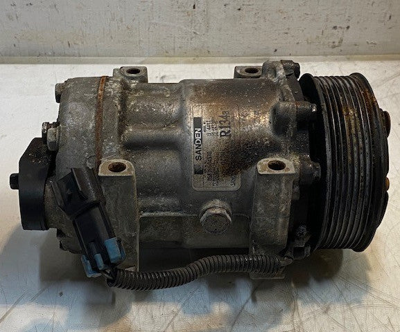 Sanden A/C Compressor R134a Model U4417 Serial #05876604570