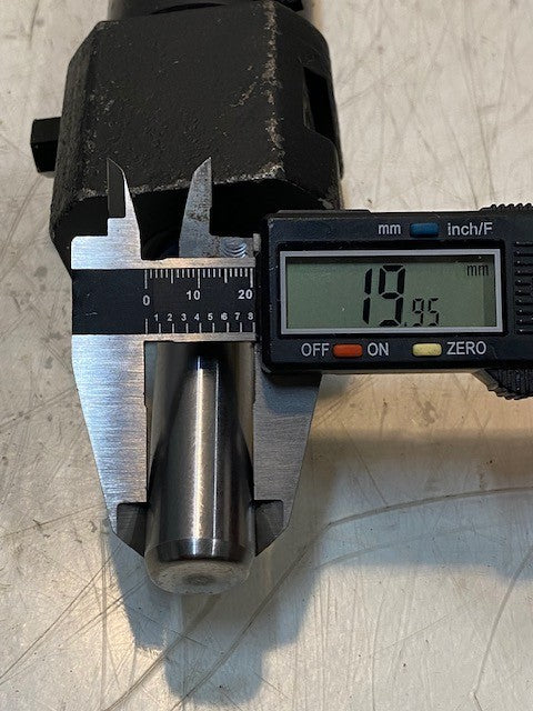 Hydraulic Side Shift Cylinder 22-1/2" Long 20mm Shaft 52mm OD