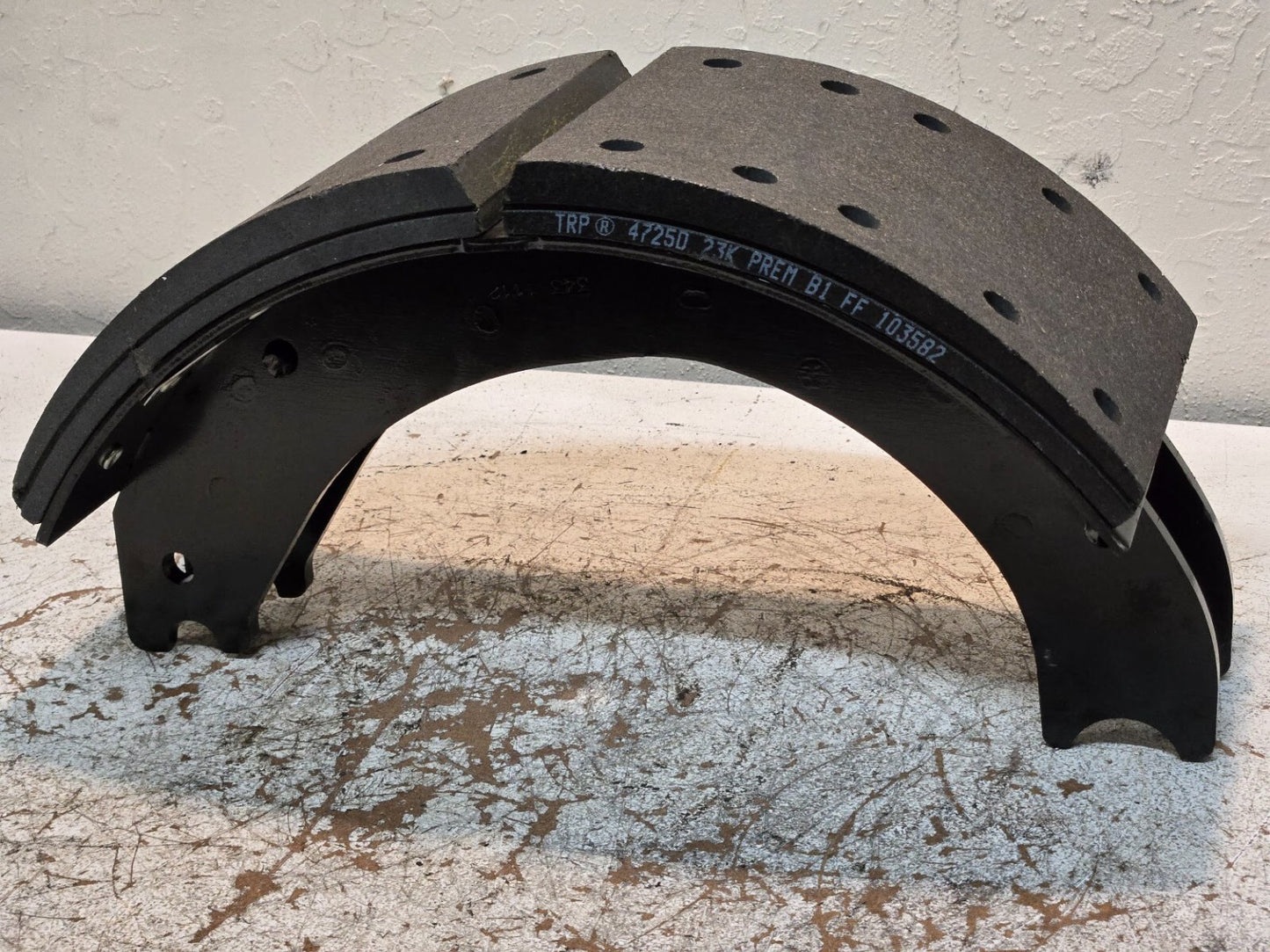 TRP Brake Shoe 4725D 23K PREM B1 FF 103582 | 2148561 for Bendix 819706 | 33911 B