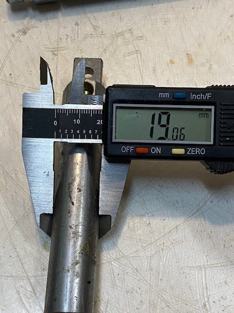 4 Quantity of Pneumatic Air Cylinders 5-3/4" Long 19mm OD 9mm Bore (4 Quantity)