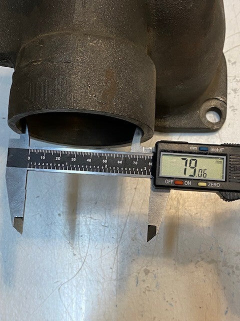 EFC Engine Exhaust Elbow Manifold 323990 R1 | 11" Long 67mm Bore 79mm Bore