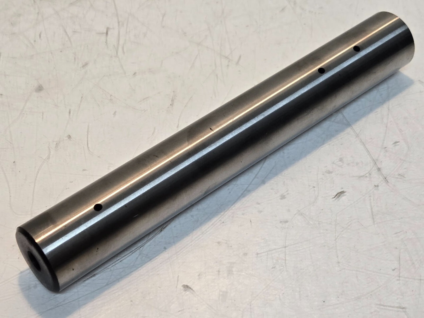 Steering King Pin A000000539 for Caterpillar | 090664 | 8 13/16" Long 32 mm OD