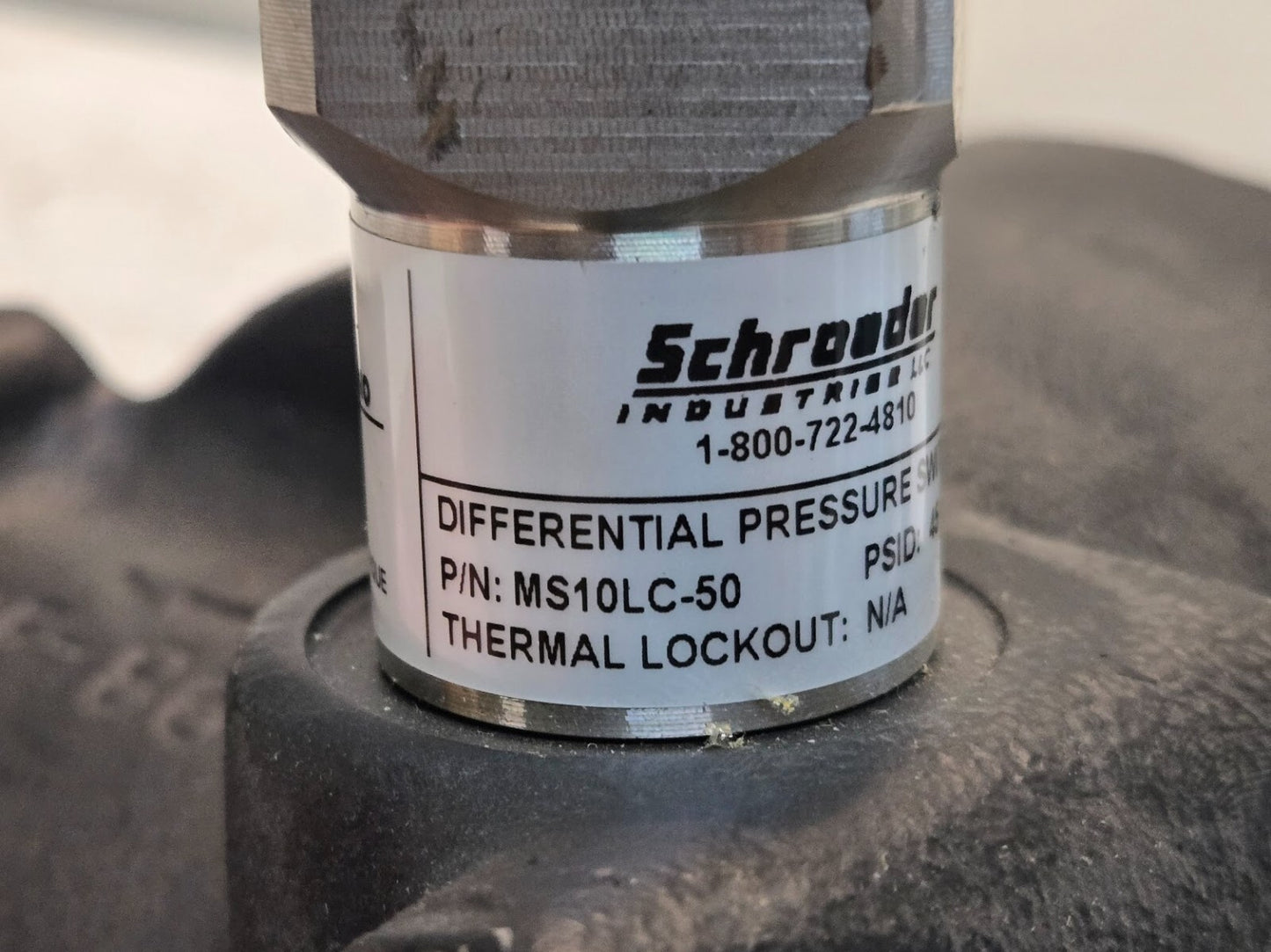 Demag Plastics Hydraulic Filter 403366 with Schroader Pressure Switch MS10LC-50