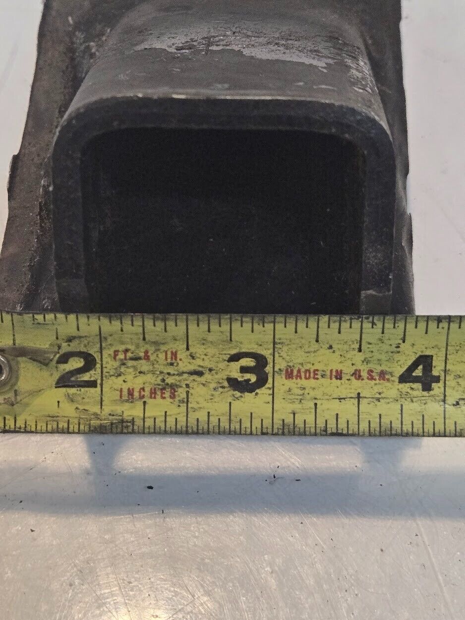 7 Quantity of 3C F Bucket Teeth 4 3/4" x 2 3/4" for 1 1/2" Shank (7 Quantity)