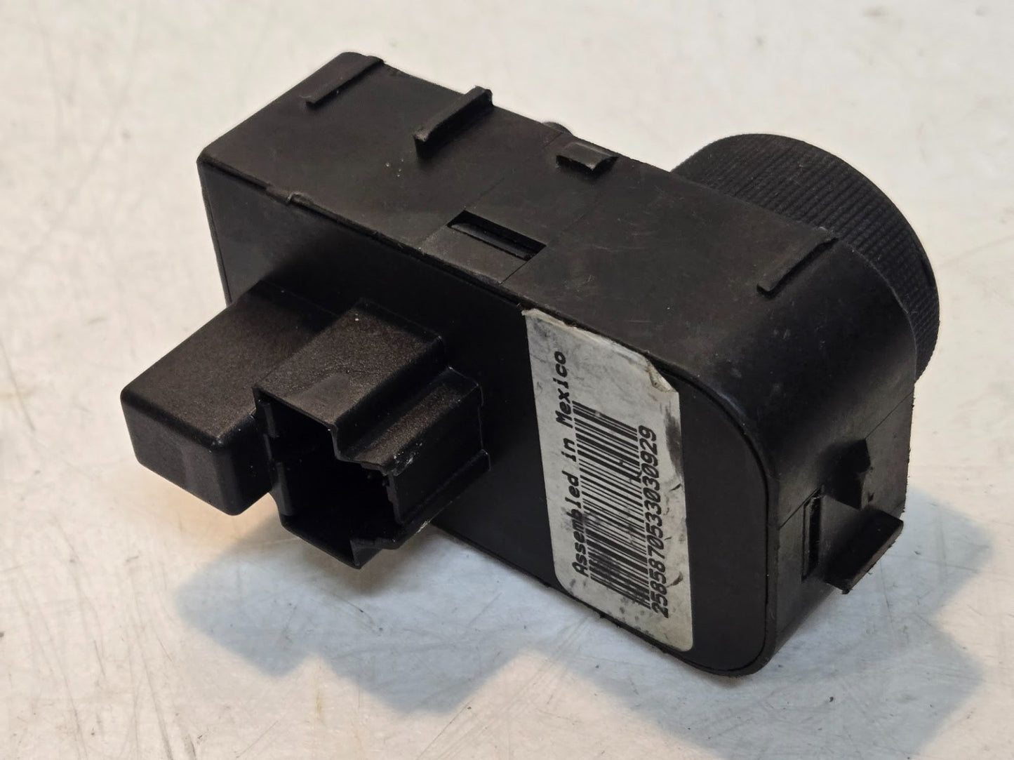 2 Quantity of Headlight Switches for GM 25858705 | 2585870533030929 (2 Qty)