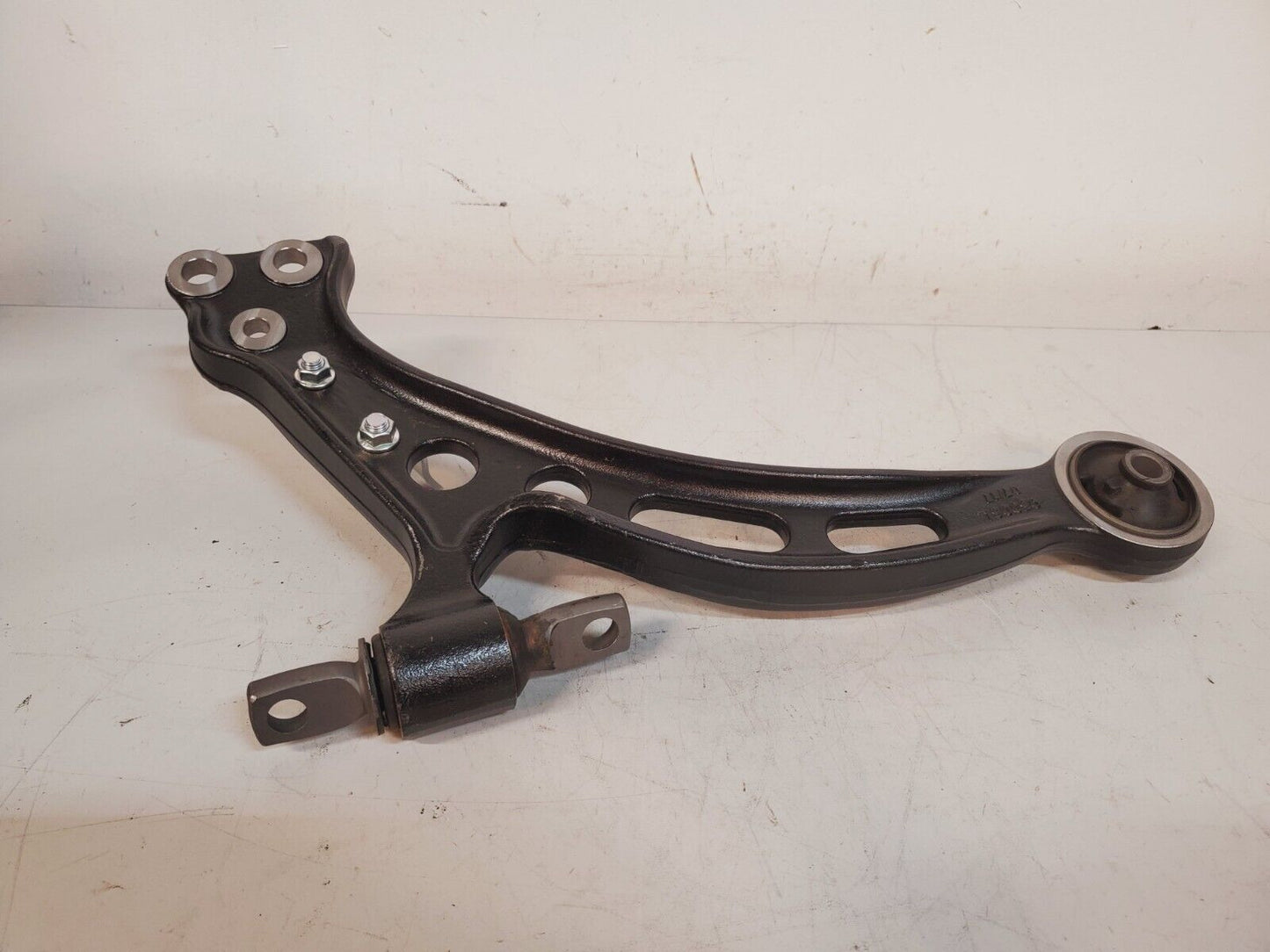 Front Left Lower Control Arm 05006L