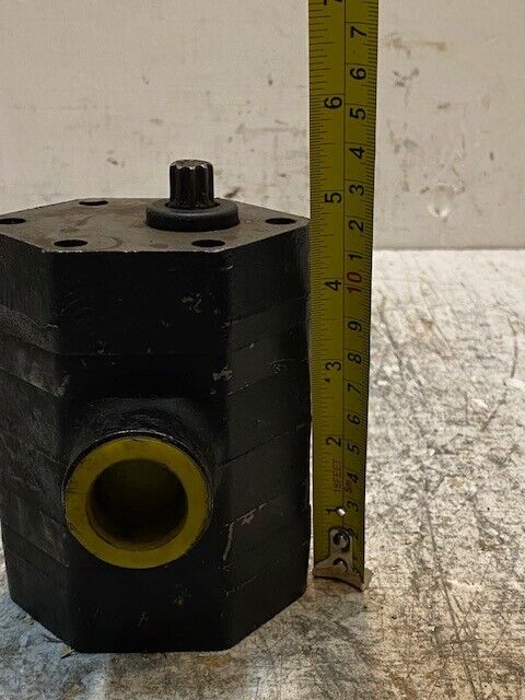 Hydraulic Pump C-USI-050-100-12 | PE-1160 | 5-1/4" Tall 3-1/2" Wide