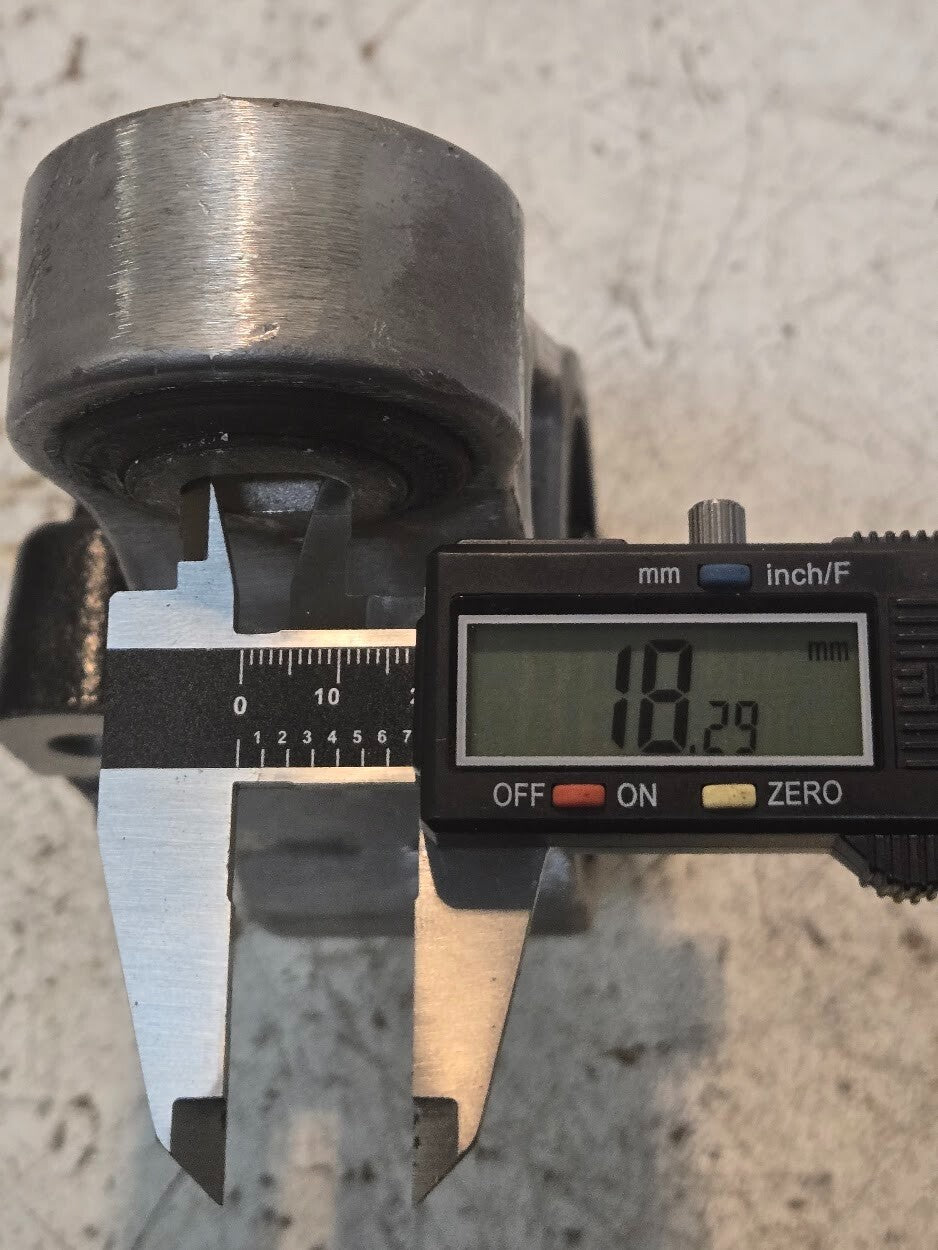 Engine Mount Isolator 1520 | 121AC for Mopar 5085121AC