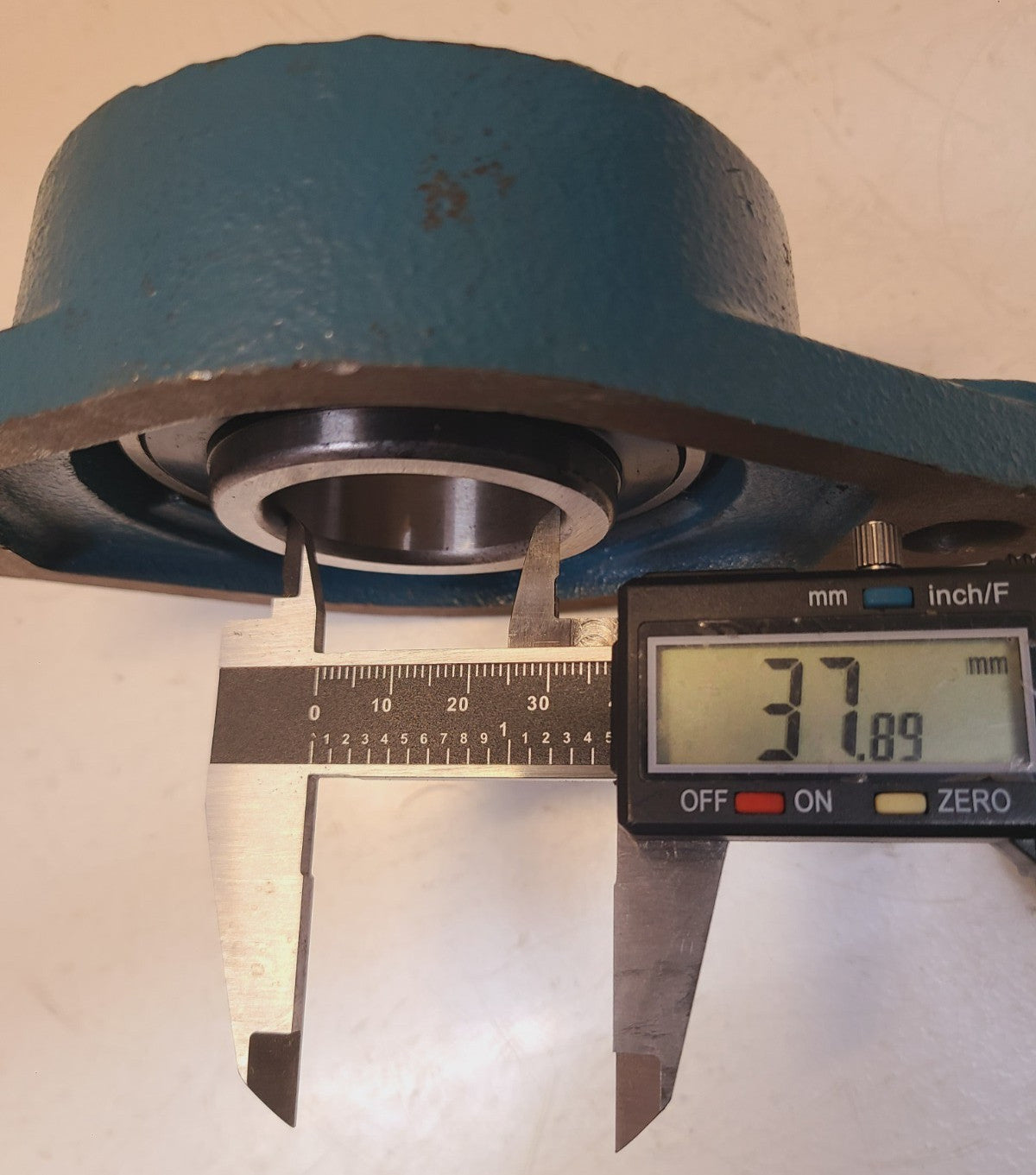 NKB Bearing 2 Bolt Flange FL208 | 1-1/2" | UC208-24