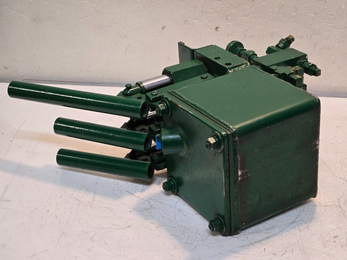 Hydraulic Valve Control Box | 3 Valve | 3/4" Reservoir Inlet 1/4" Valve Outlets