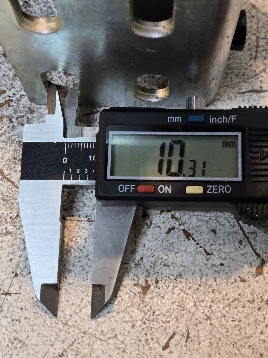 Bendix 109002 R-12P Pilot Relay Valve with 296010 Bracket | 909828