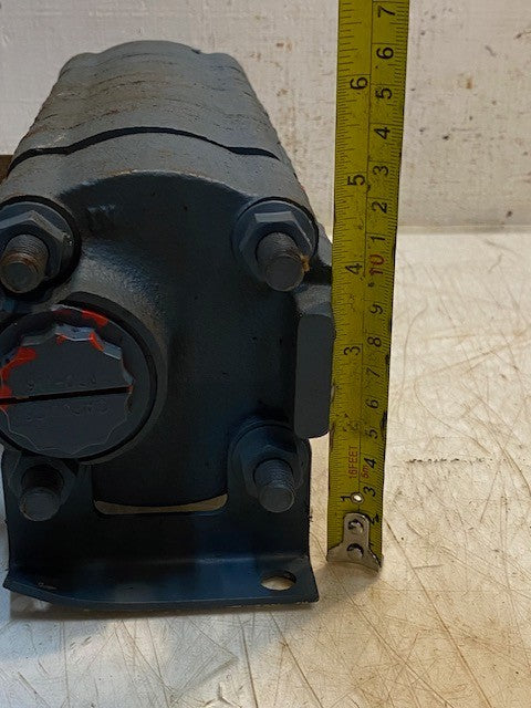 Four-Section Gear Type Hydraulic Flow Divider Combiner 13" Long 7" Wide 5" Tall