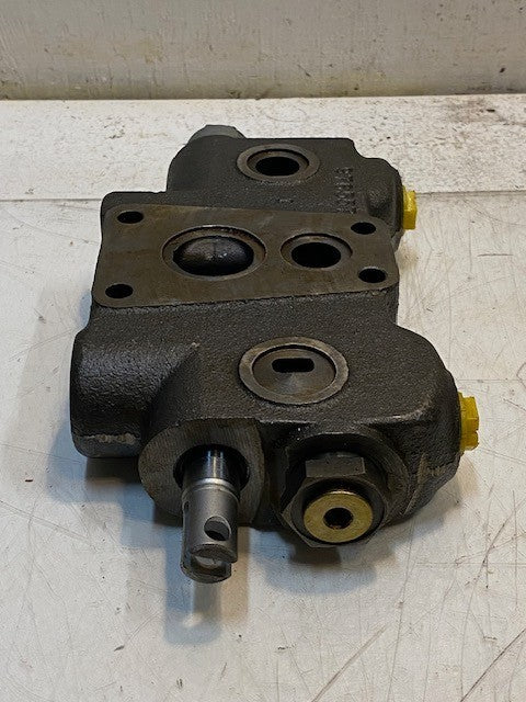 Hydraulic Directional Control Valve 976557