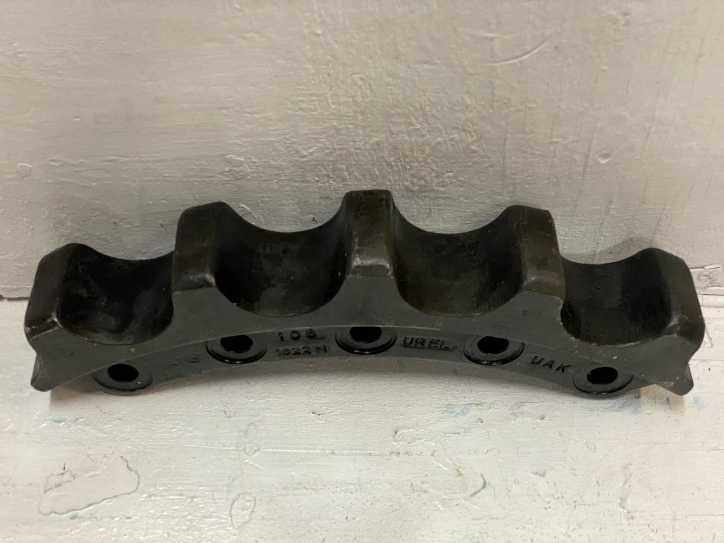 CAT 106 1622H UREL UAK 15-1/2" Length 4" Wide 2-3/4" Tall