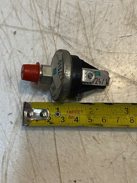 Hydraulic Brake Pressure Stop Light Switch 137140 | 20 PSI Capacity Pressure
