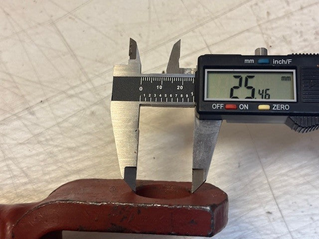 Heavy Duty Welded Hydraulic Cylinder 26" Long 3" Bore 1-1/2" Shaft | 2E 160