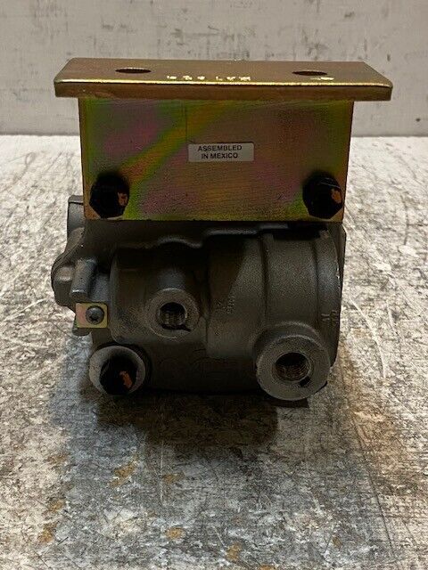 BENDIX Brake Proportioning Relay Valve 106929 BP-R1 | 297854