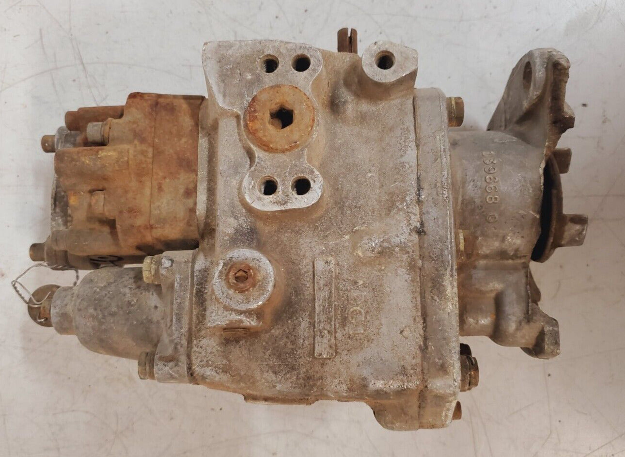 Cummins Diesel Engine Fuel Injector Pump 139668 | ADC1 | DP1263345 Damaged