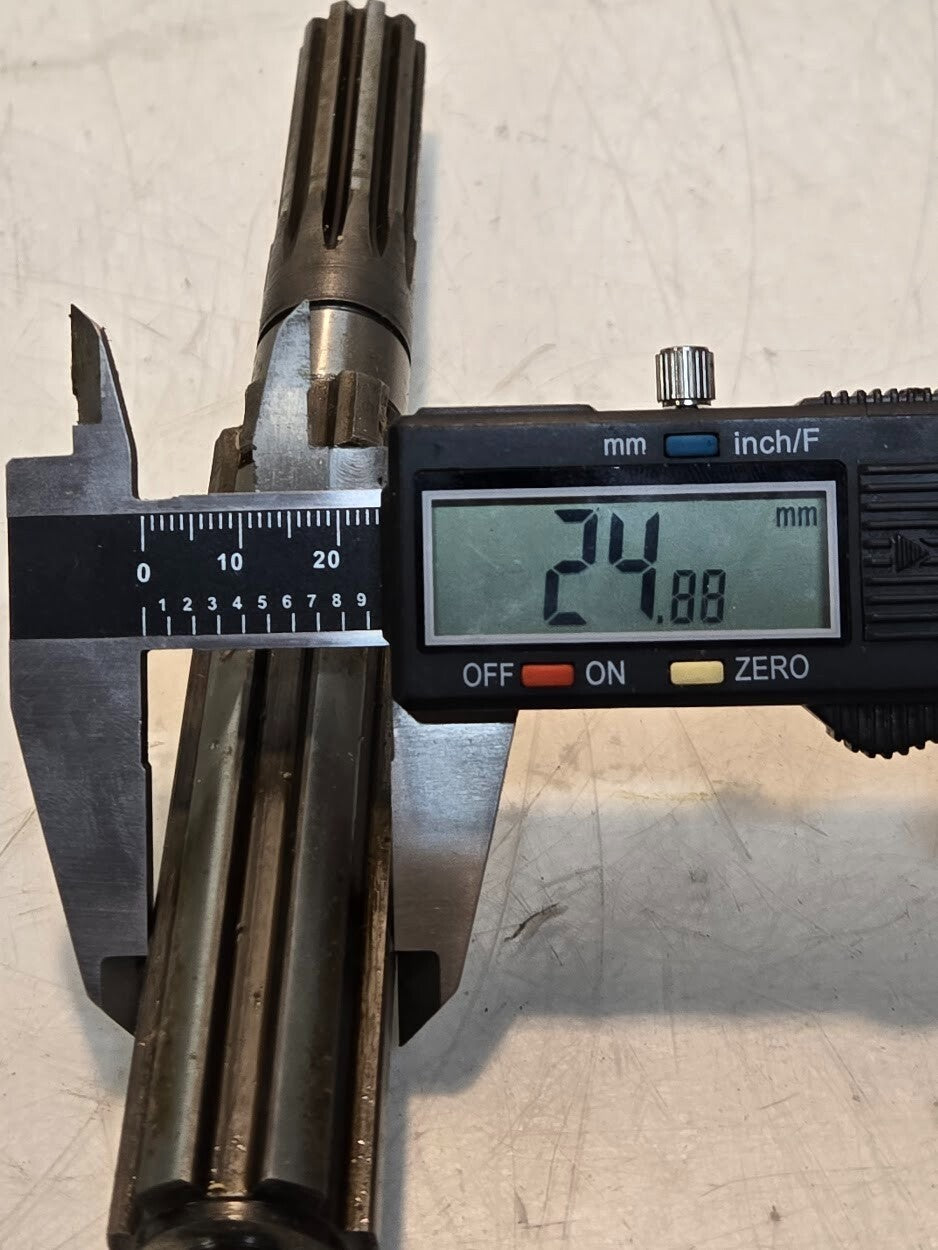 Transmission Input Shaft 8.5" Long | 6 Spline 25mm Shaft | 10 Spline 19mm Shaft