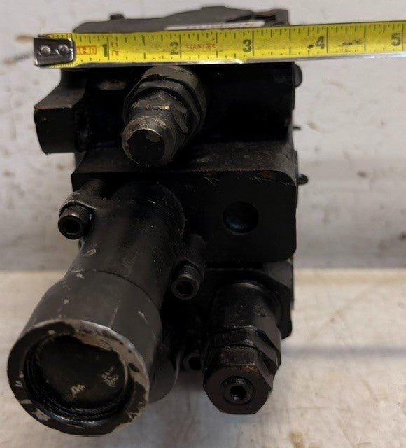 Husco International Multi-Spool Hydraulic Control Valve H02A109600 Industrial