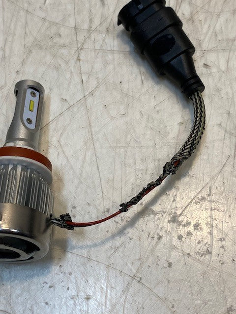 2 Quantity of LED Headlight Bulbs UNV-18-S-11-Cd00285 (2 Quantity)