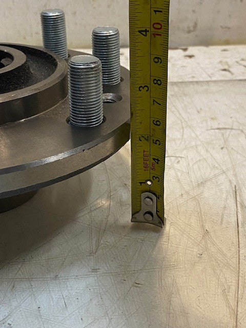 8-Bolt Rear Axle Wheel Hub 8x152mm Bolt Pattern 7-1/2" Dia. 41mm Bore 6-Spline