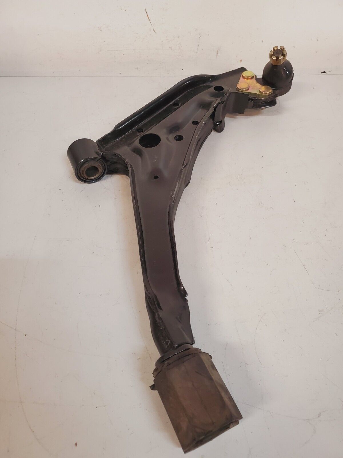 Suspension Control Arm MS20130 RH | MS20130RH